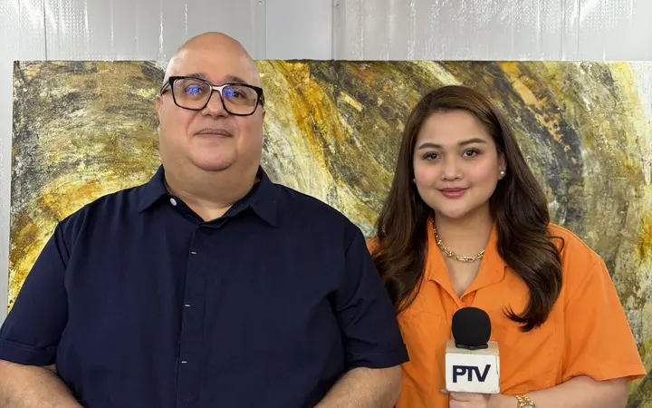 John Smulo with host Dianne Medina on the Rise and Shine Pilipinas set, PTV 4